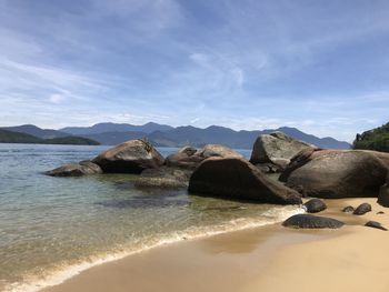 Scenic view of sea against sky on ilha grande rio de janeiro 