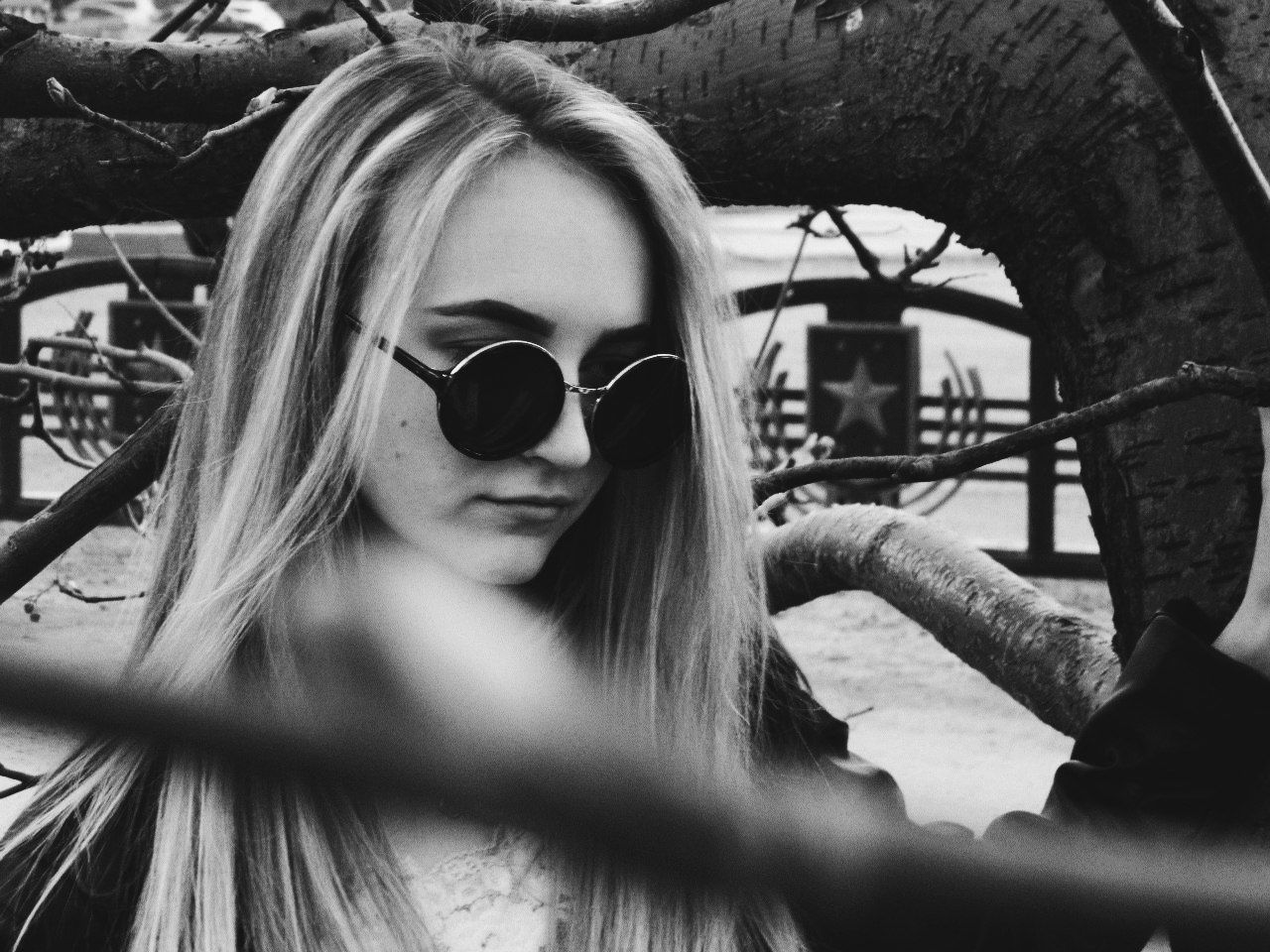 YOUNG WOMAN LOOKING AWAY