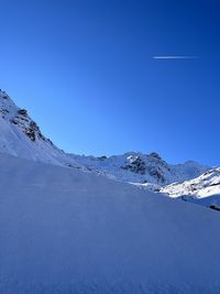 Mountain peace and expanse of snow 