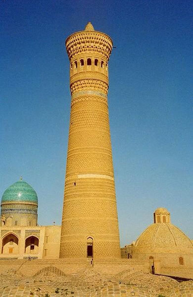 architecture, built structure, clear sky, building exterior, blue, famous place, history, low angle view, travel destinations, tourism, tower, travel, international landmark, copy space, religion, capital cities, place of worship, the past, ancient, sunlight