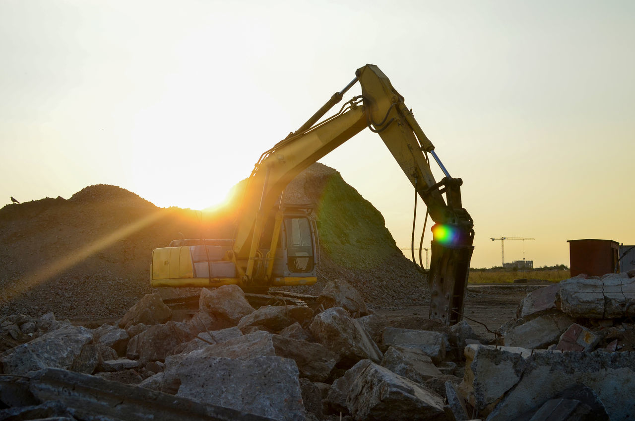 VIEW OF CONSTRUCTION SITE AGAINST SKY