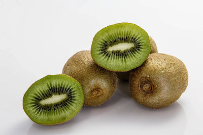 To buy kiwi at the market.