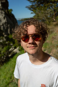 Portrait of young man wearing sunglasses