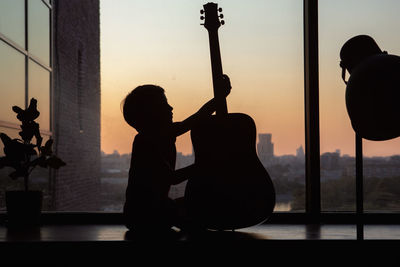 Silhouette people on stage