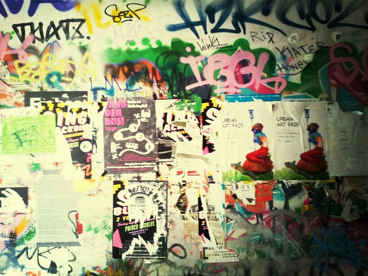 GRAFFITI WALL