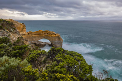 The arch at port campbell national park in south australia