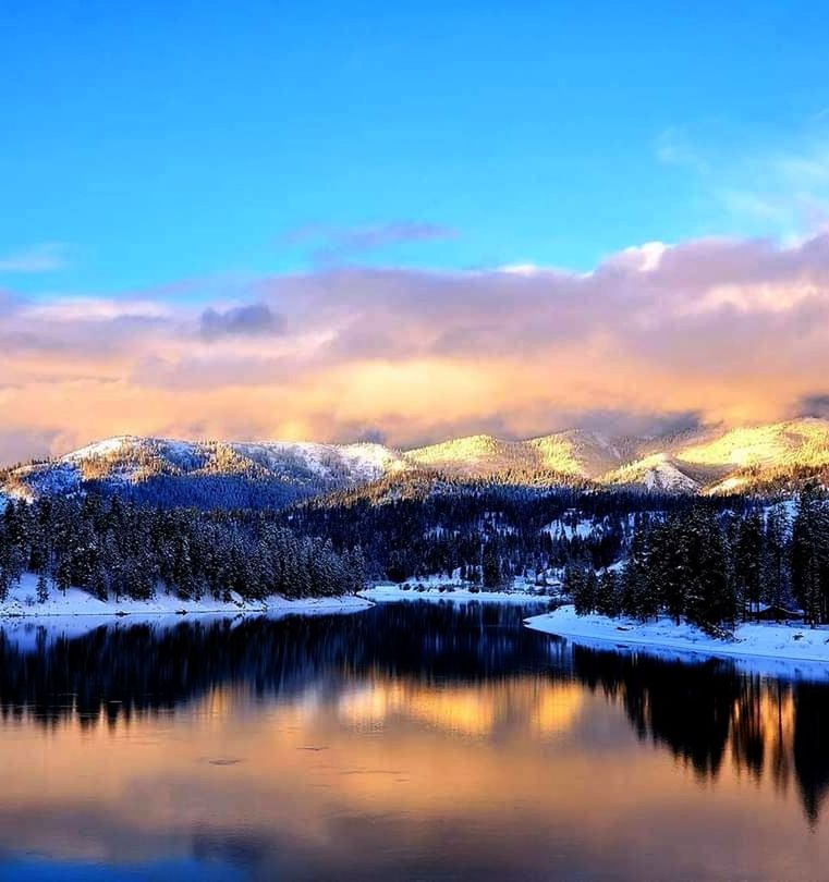 Full Disclosure., this is a shot my mom got while Kayaking on Priest Lake In Idaho. Those mountains in the background are Montana. This is her view on a daily basis. I absolutely LOVE that I have turned my parents into little photographers. lol, I'm still working on them opening their own accounts on eyeem. They're not there yet. I guess the lucrative 1 cent you make on your photos when Eyeem sells them for you just isn't enough incentive to convince them. Maybe they will agree to join if they are guaranteed a quarter or something. Susie Nees Montana Mountains Winter_collection On The Water Reflection Collection Still Water Like Glass Reflections Of Nature Idahography Mom's Photography Priest Lake Calm Water Lake View Mountain Range Snow Capped Moiuntains Incredible Nature Sunrise Reflections On Water Power In Nature Beauty In Nature Idaho Beauty Protection Snow Capped Mountains Sunrise & Mountains Bitterroot Mountains Northern Rocky Mountains Provincial Park Montana In The Distance Breath Taking View From The Water Sunrise Kayaking Montana Mountainscape