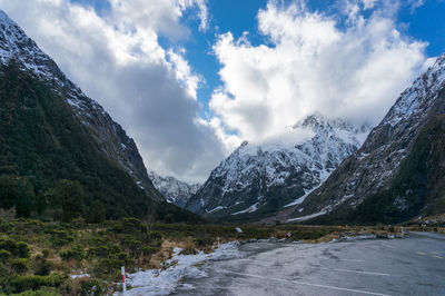 Winter landscape with snowcapped mountains in fiorland national park in new zealand