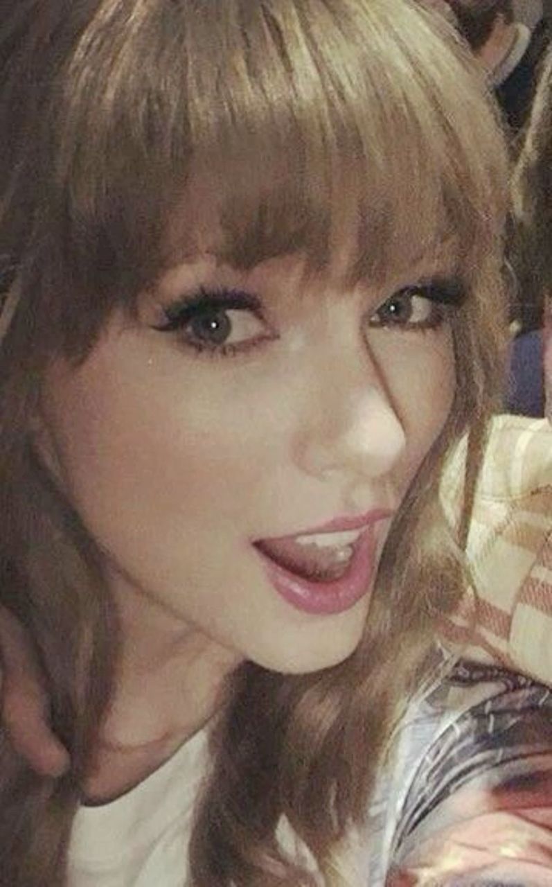 Taylor swif Taylor Swift Portrait One Person Human Hair Looking At Camera Headshot Young Adult Women Human Face Adult Nose Hairstyle Brown Hair Close-up Bangs Front View Hair Color First Eyeem Photo