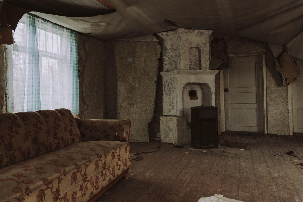 INTERIOR OF OLD ABANDONED HOUSE