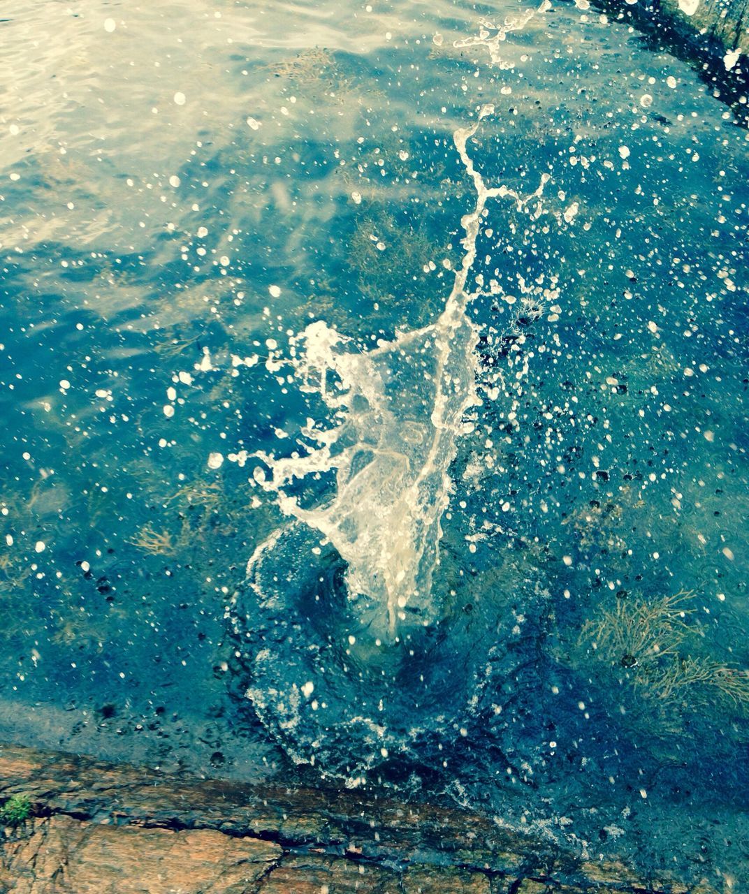 water, blue, beauty in nature, sea, nature, tranquility, high angle view, scenics, full frame, backgrounds, waterfront, rippled, motion, transparent, day, tranquil scene, surf, outdoors, no people, purity