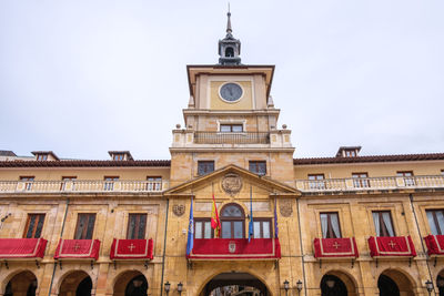 Low angle view of historic building against clear sky