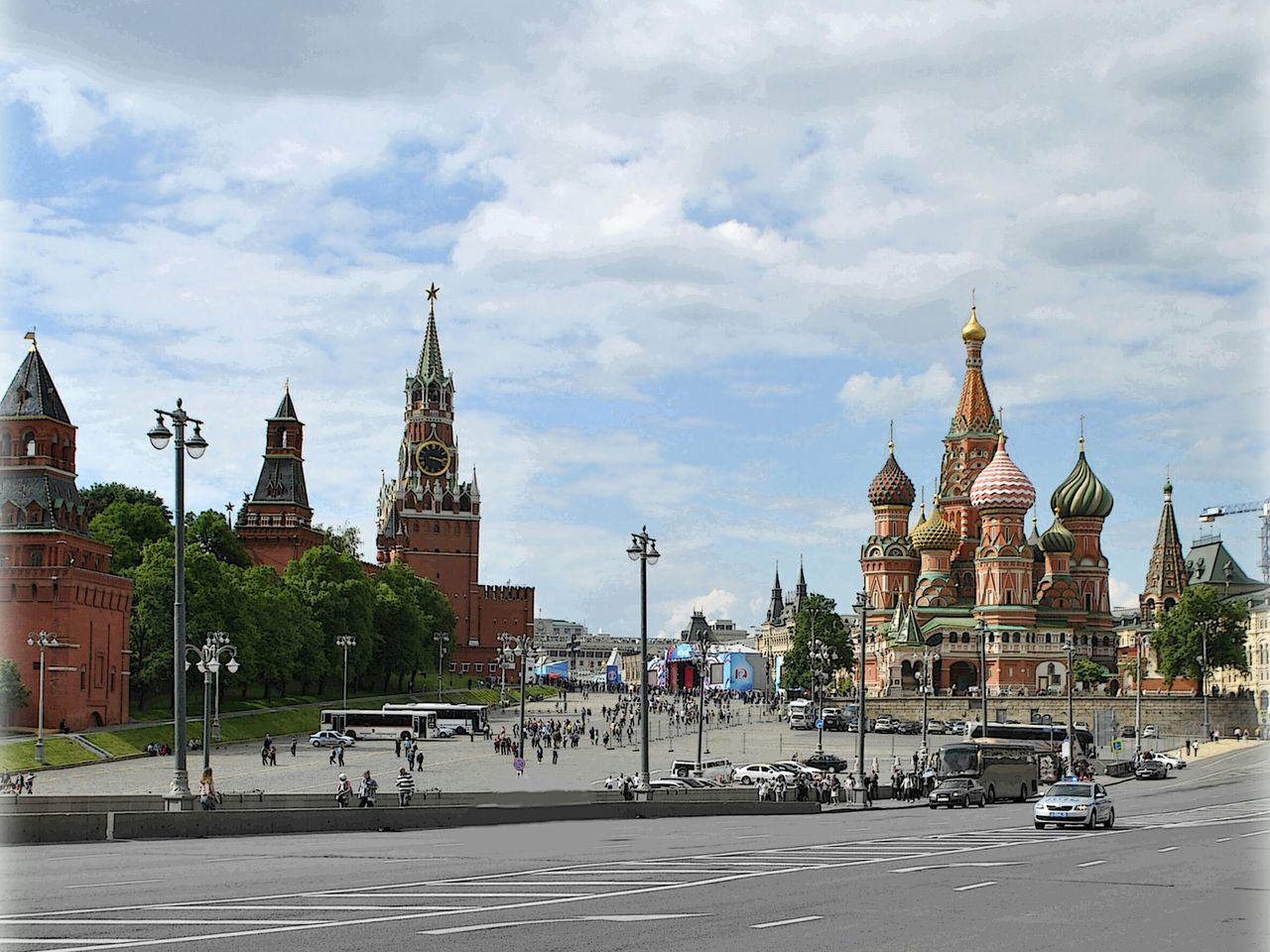 BUILDINGS IN CITY AGAINST SKY