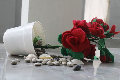 Close-up of rose bouquet on table