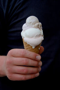 Ice cream on a man hand