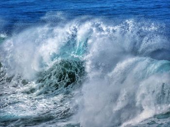 Waves splashing on sea