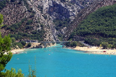 Scenic view of sea against mountain