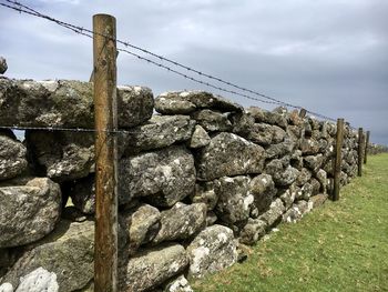Stone wall on dartmoor in the summer of 2020