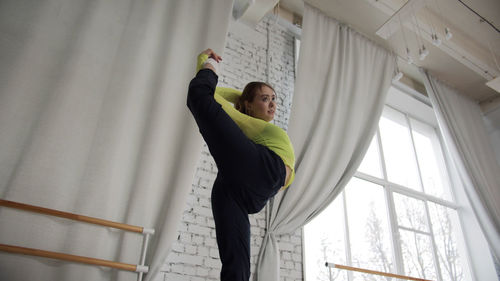 Ballet dancer doing rehearsal at studio