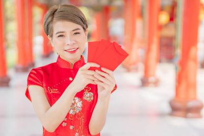 Portrait of a smiling young woman