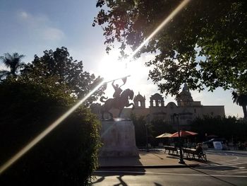 Statue against sky