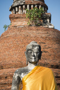 Buddha statue at wat mahathat