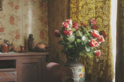 Close-up of rose bouquet in vase