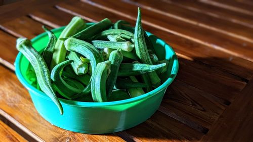 Close-up of green peas