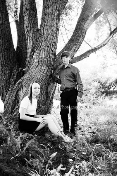 two people, full length, heterosexual couple, tree, tree trunk, togetherness, couple - relationship, men, women, love, adult, outdoors, adults only, people, nature, day