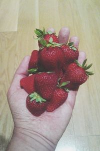 Red strawberries in bowl