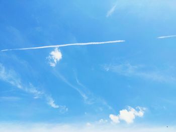 Low angle view of vapor trail in sky