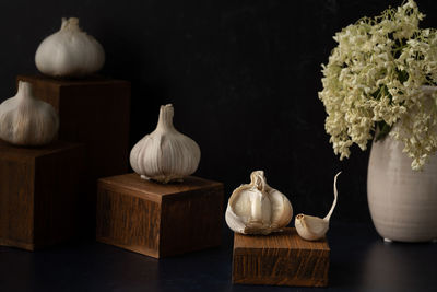 Close-up of white roses on table