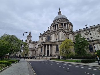 View of st paul's cathedral in london with no people around against sky