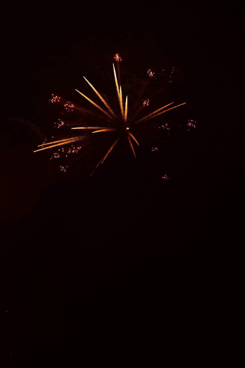 fireworks, celebration, firework display, illuminated, event, night, exploding, arts culture and entertainment, motion, no people, copy space, recreation, firework - man made object, sparkler, nature, darkness, black background, long exposure, dark, sky, glowing