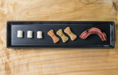 Close-up of bread on table