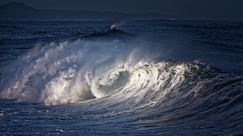 Waves splashing in sea