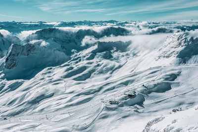 Mountain panorama from the viewing platform on the zugspitze. german and austrian ski areas.