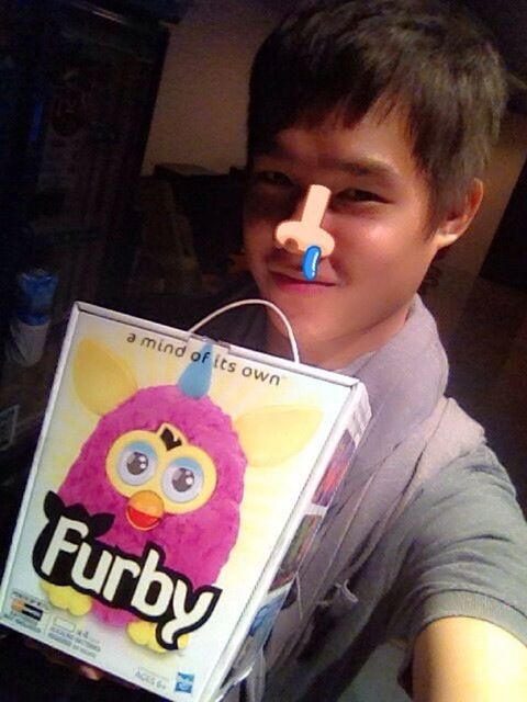 I would like to tell EVERYBODY Furby is trendy wrong, and im not really a fan of Furby talking to iPhone apps. Seems weird. Yak! #furby #popularity in Thai peeps