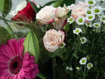 Close-up of pink rose bouquet