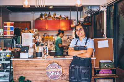 Portrait of a woman working in restaurant