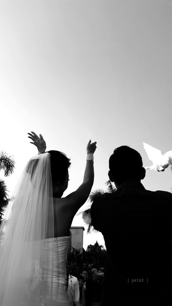 LOW ANGLE VIEW OF STATUES AGAINST CLEAR SKY