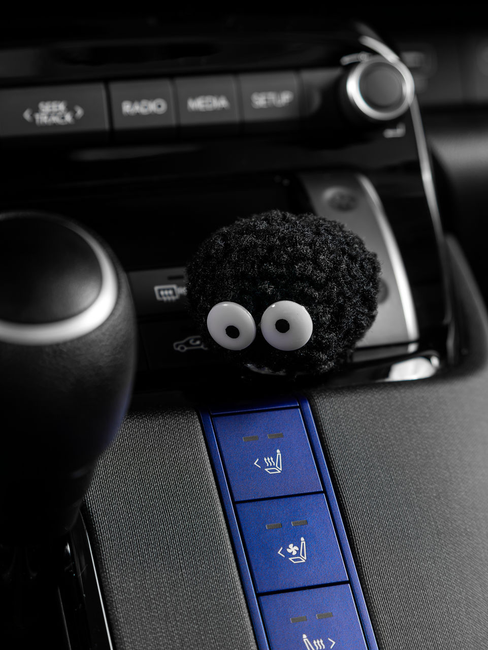 technology, car, indoors, steering wheel, vehicle, music, close-up, control, communication, no people, multimedia, wireless technology, equipment