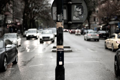 Traffic on road in city