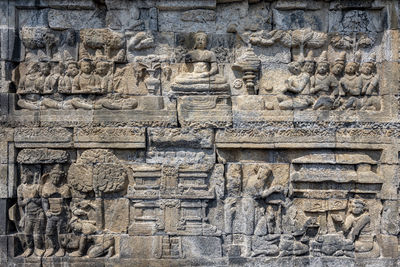 Text on stone wall