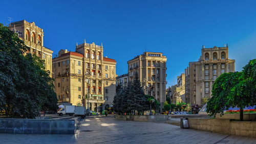 Historical building on khreshchatyk street near the maidan nazalezhnosti in kyiv, ukraine