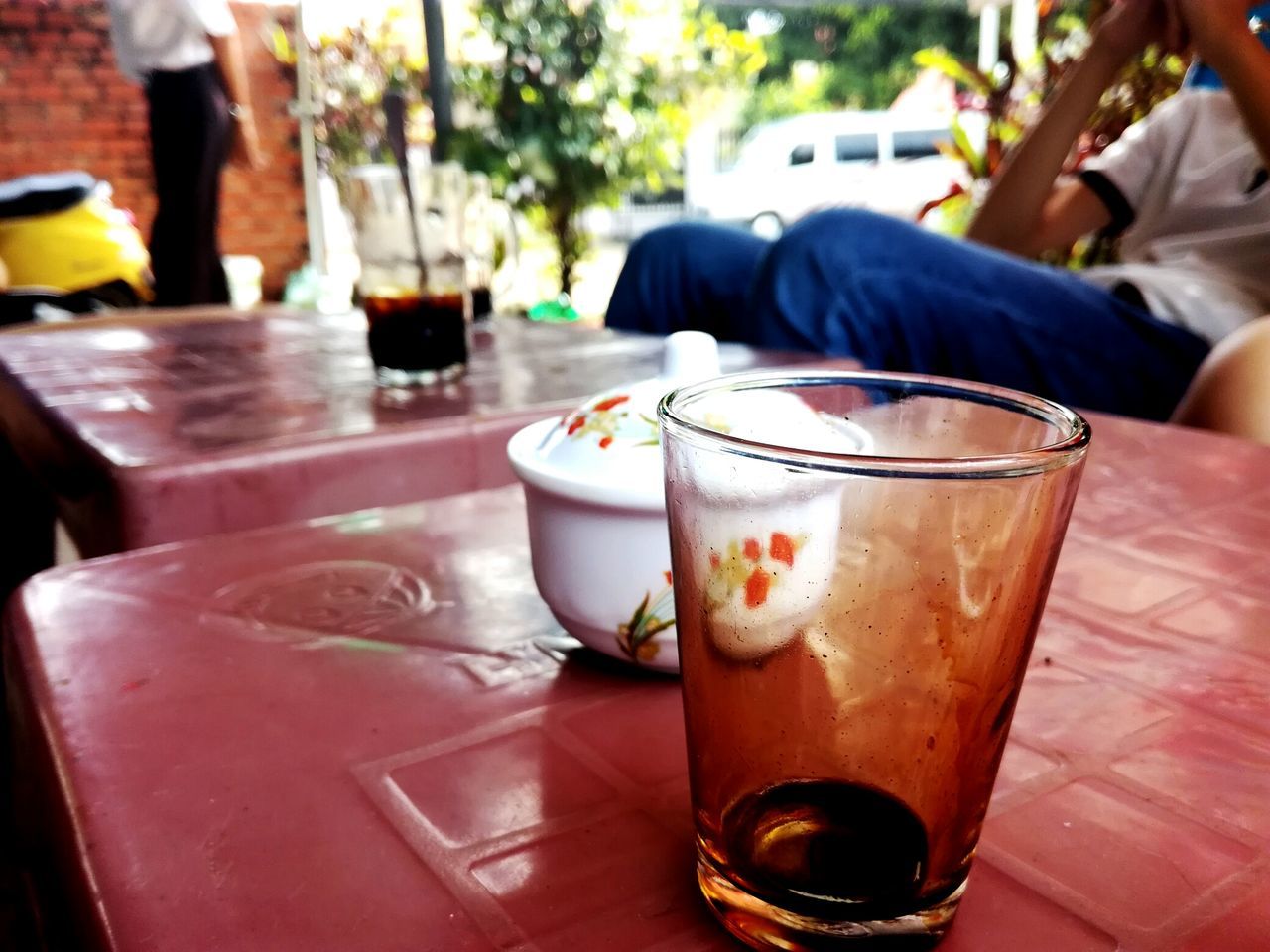 CLOSE-UP OF BEER ON TABLE