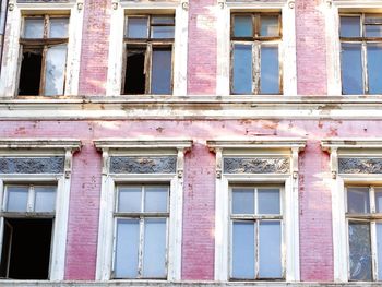 Full frame shot of abandoned building