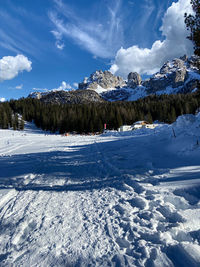 Auronzo di cadore, dolomiti di belluno, italy. scenic view of snow covered landscape against sky.