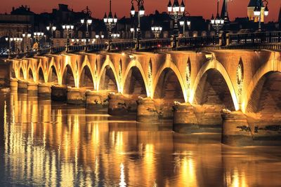 Pont de pierre stone bridge on the river garonne in bordeaux, france 