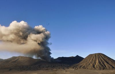 Bromo mountain eruption